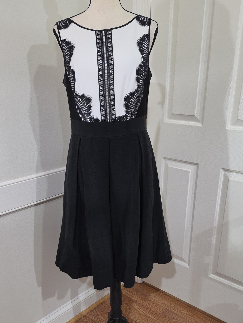 White House Black Market Lace Tuxedo Dress Size 10